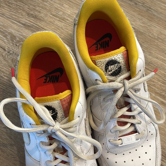 Nike - Picture 5 of 7